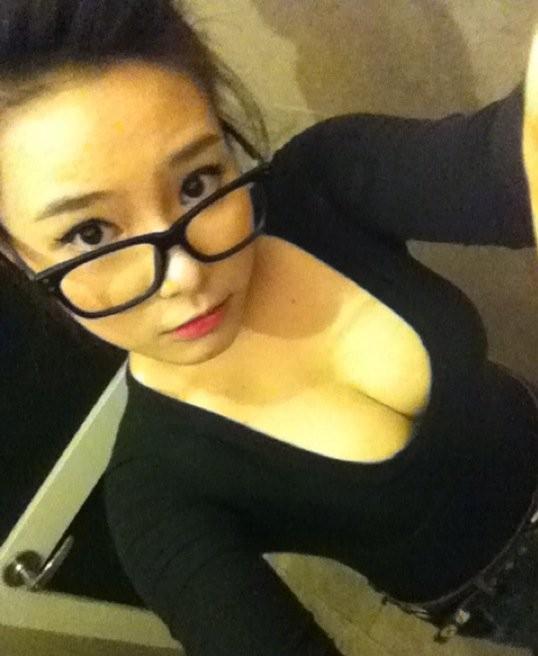 边打电话边被躁出白浆